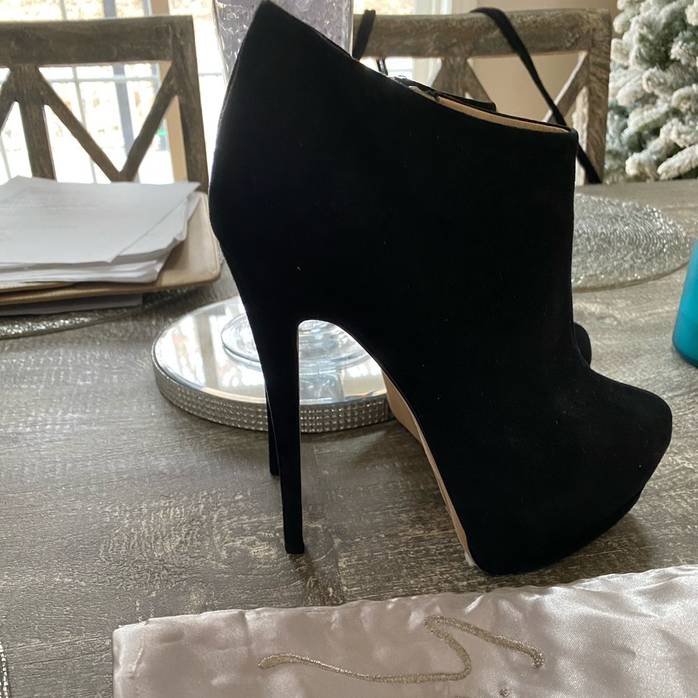 Giuseppe zanotti bootie heels